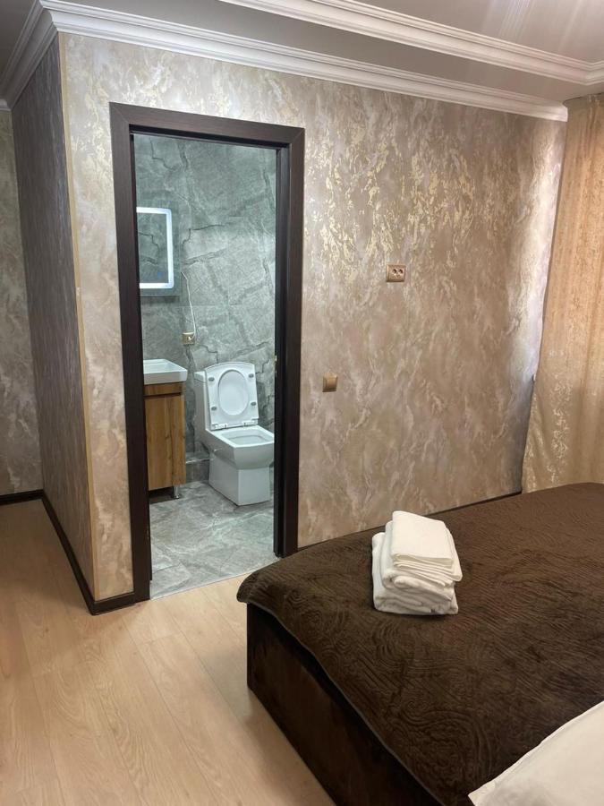 Hotel Lion Almaty Esterno foto