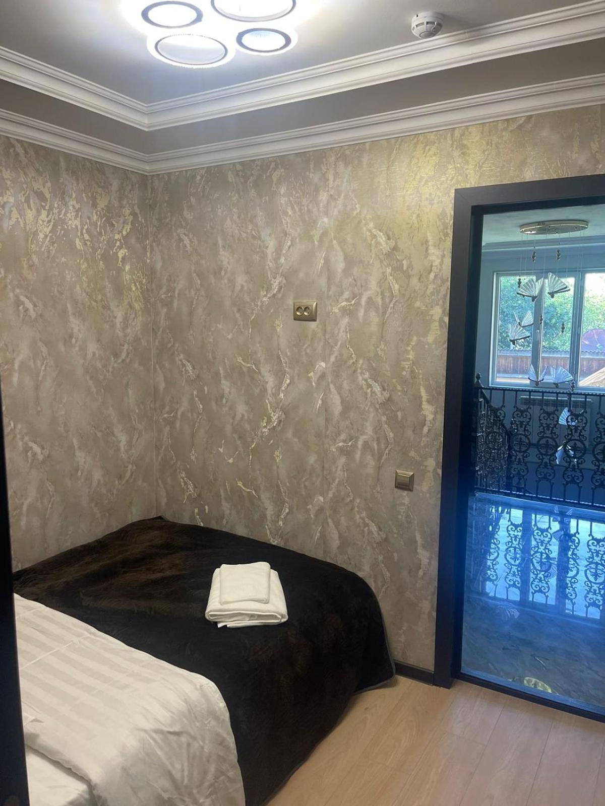 Hotel Lion Almaty Esterno foto