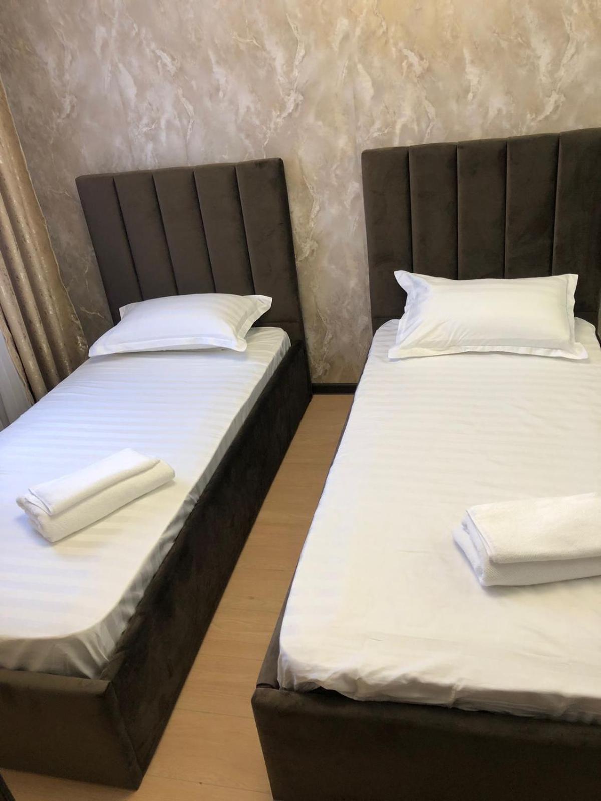 Hotel Lion Almaty Esterno foto